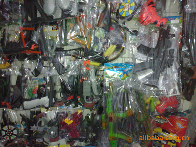 库存玩具批发抢类玩具称斤批发,热销玩具地摊热卖