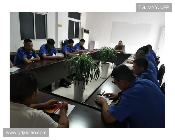 偏不离婚：那些咬定青山不放松的爱情